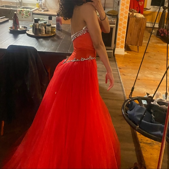 RED SHERRY HILL PROM DRESS/ COUTURE DRESS - Picture 3 of 3